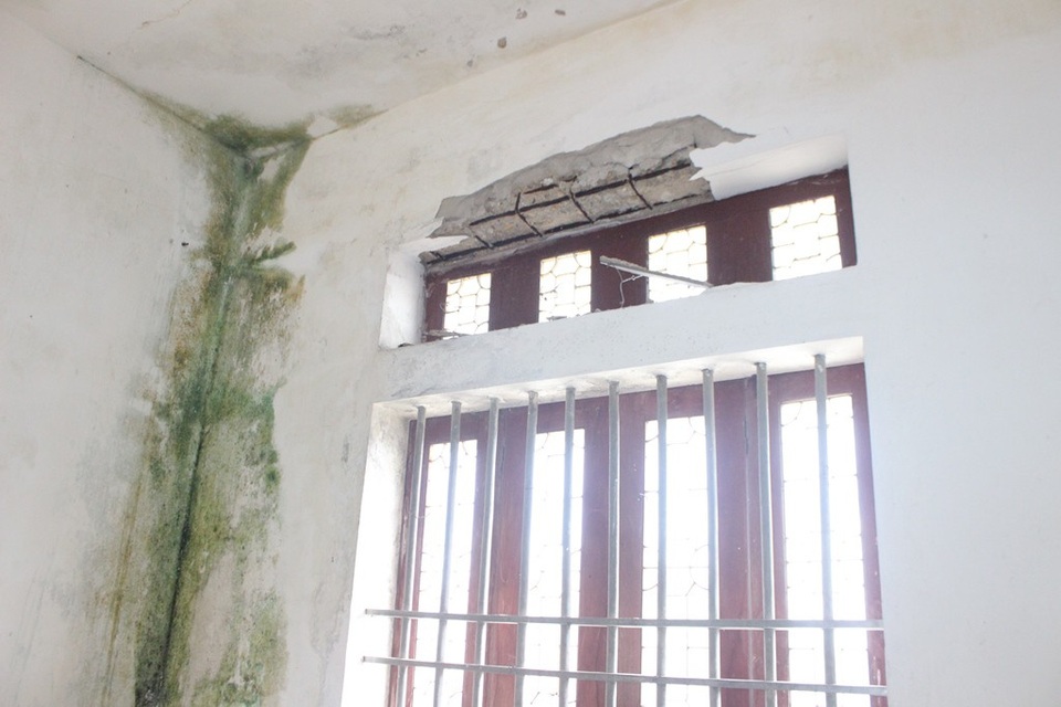 Bơm kim tiêm nằm la liệt trong "ngôi trường giỏi nhất tỉnh" bỏ hoang - 2