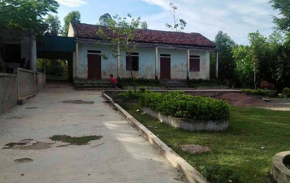 Quảng Bình: Hàng chục phụ huynh cho con nghỉ học để phản đối xóa điểm lẻ - 1 Điểm trường Hòa Lạc, Trường Tiểu học Quảng Châu, huyện Quảng Trạch, Quảng Bình.
