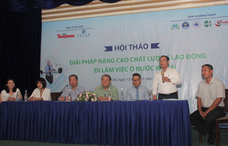 Ra nước nước ngoài làm việc: Mãi chỉ là nhân công giá rẻ? - 1 Các chuyên gia cùng trao đổi tìm ra giải pháp nâng chất lượng lao động đi làm việc nước ngoài