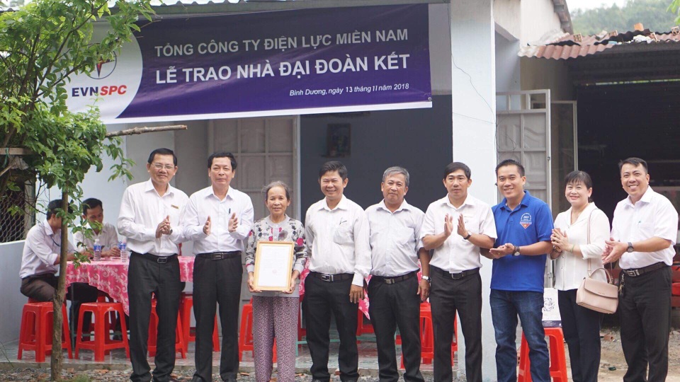 EVN SPC tiếp tục trao nhà từ thiện tại Bình Dương - 3 EVN SPC tiếp tục trao nhà từ thiện tại Bình Dương - 3