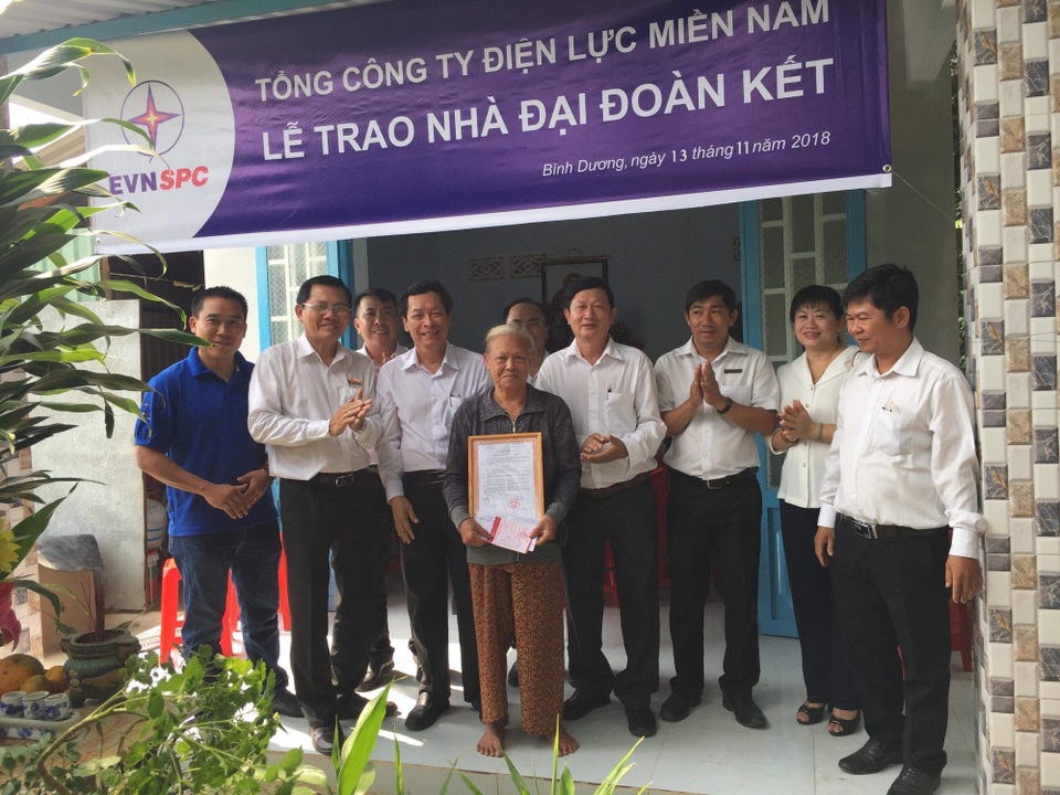 EVN SPC tiếp tục trao nhà từ thiện tại Bình Dương - 2 EVN SPC tiếp tục trao nhà từ thiện tại Bình Dương - 2