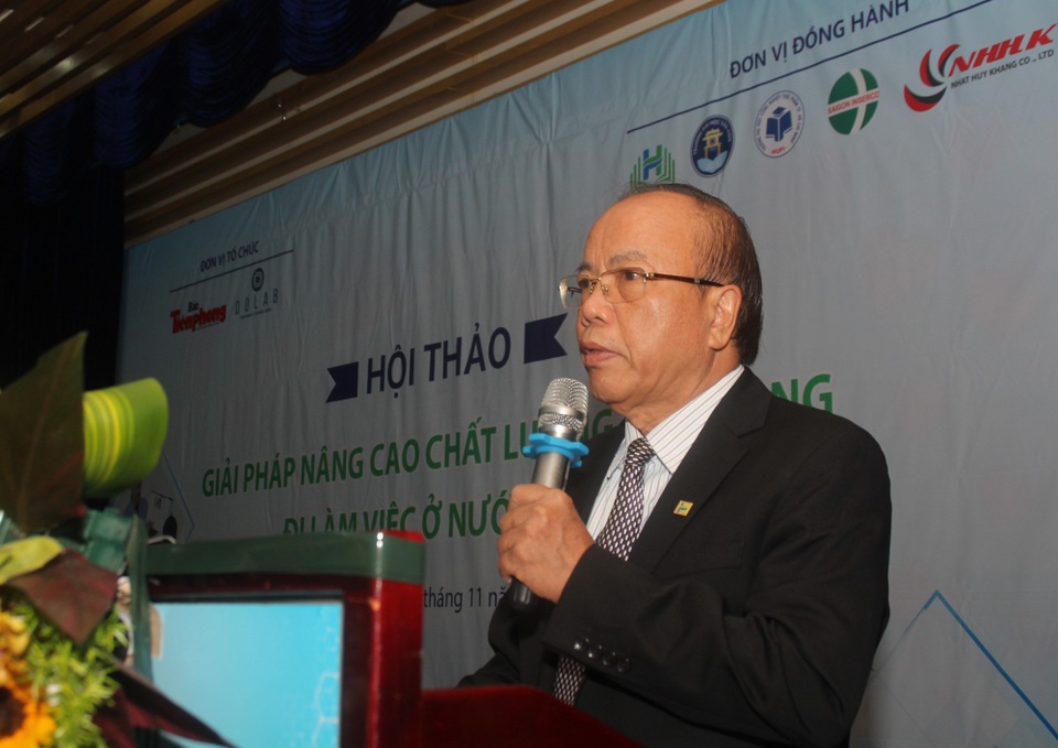 Ra nước nước ngoài làm việc: Mãi chỉ là nhân công giá rẻ? - 2 PGS.TS Trần Văn Thiện, Hiệu trưởng Trường ĐH Văn Hiến cũng cho rằng, đã đến lúc chúng ta không nên chỉ dựa vào lợi thế lao động phổ thông, giá rẻ mà chúng ta phải nâng cao chất lượng lao động, nâng cao giá trị xuất khẩu lao động