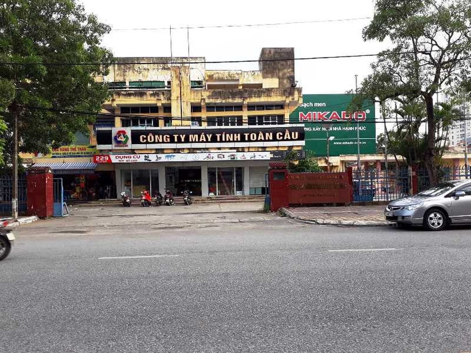 Đề xuất thu hồi điểm kinh doanh sai mục đích của đơn vị trực thuộc Sở Văn hoá Thái Bình! - 1 Nhiều gian hàng thuê mặt bằng của Trung tâm Huấn luyện Thể dục thể thao và trường Năng khiếu Thể dục thể thao để kinh doanh dịch vụ không đúng chức năng, nhiệm vụ của Sở VHTT&DL