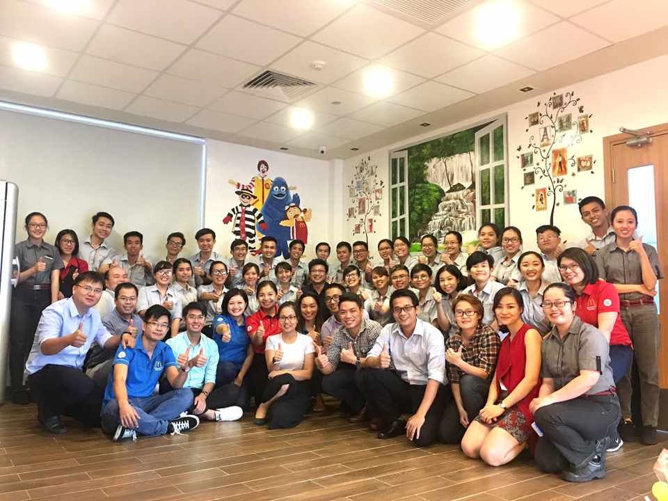 
McDonalds Việt Nam chú trọng việc đào tạo và xây dựng đội ngũ nhân viên -yếu tố cơ bản làm nên thành công doanh nghiệp.
