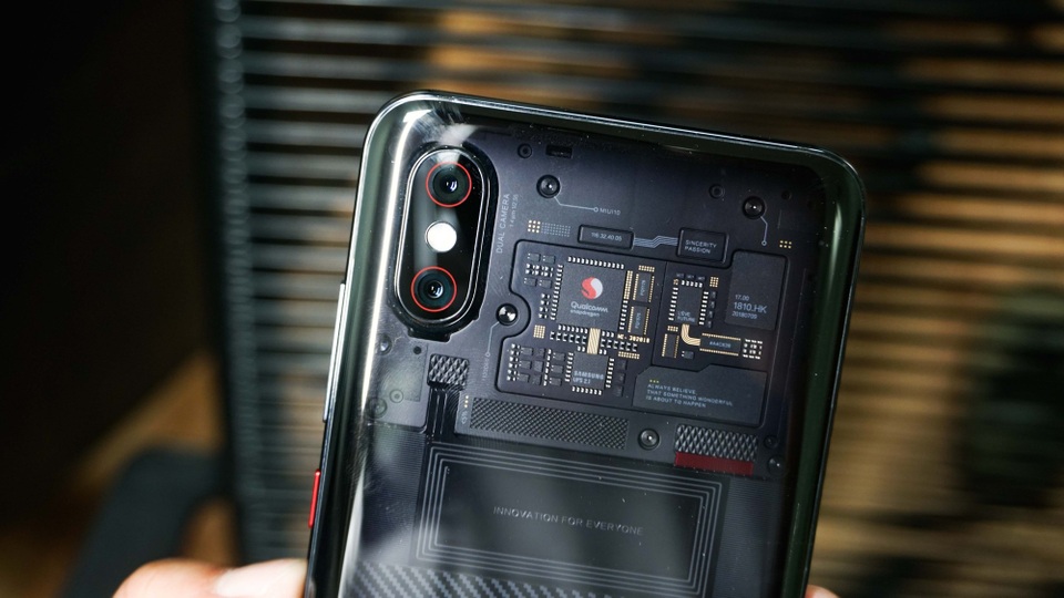 Cận cảnh mẫu smartphone Xiaomi có cảm biến vân tay đầu tiên ở Việt Nam - 12 Cận cảnh mẫu smartphone Xiaomi có cảm biến vân tay đầu tiên ở Việt Nam - 12