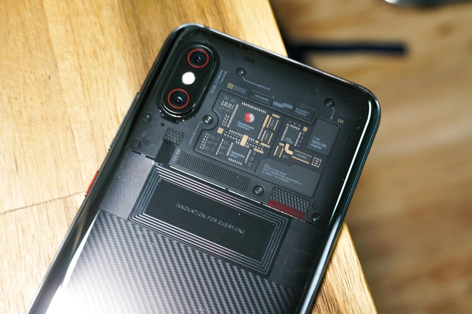Cận cảnh mẫu smartphone Xiaomi có cảm biến vân tay đầu tiên ở Việt Nam - 9 Cận cảnh mẫu smartphone Xiaomi có cảm biến vân tay đầu tiên ở Việt Nam - 9