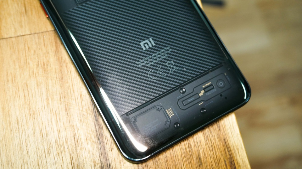 Cận cảnh mẫu smartphone Xiaomi có cảm biến vân tay đầu tiên ở Việt Nam - 10 Cận cảnh mẫu smartphone Xiaomi có cảm biến vân tay đầu tiên ở Việt Nam - 10