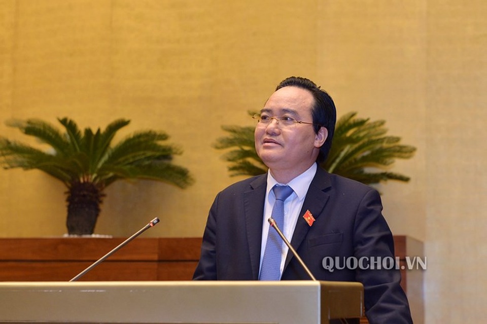 Triết lý giáo dục - Ngôn từ đẹp nhưng khó như “chim chích vào rừng rậm” - 2 Bộ trưởng GD-ĐT Phùng Xuân Nhạ cho biết đã chỉ đạo một nhóm nghiên cứu ở đề tài cấp quốc gia về triết lý giáo dục