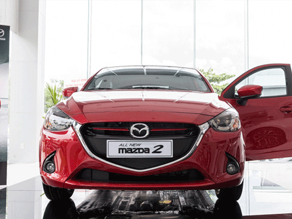 
Mazda2 nhập khẩu từ Thái Lan sẽ có một số thay đổi về ngoại thất so với phiên bản lắp ráp trong nước: khe hút gió, cụm đèn hậu thiết kế mới...
