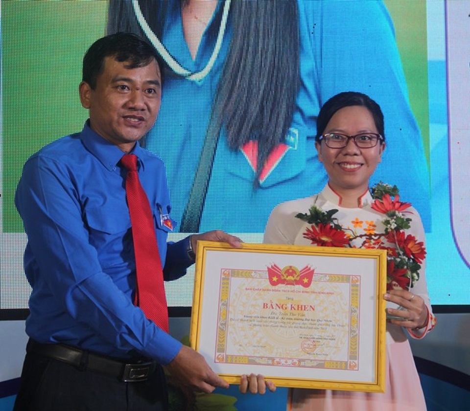 Bình Định: Tuyên dương 36 giáo viên, giảng viên trẻ tiêu biểu - 3 Nhiều giáo viên trẻ hi sinh cả thanh xuân để đến với trẻ vùng cao.