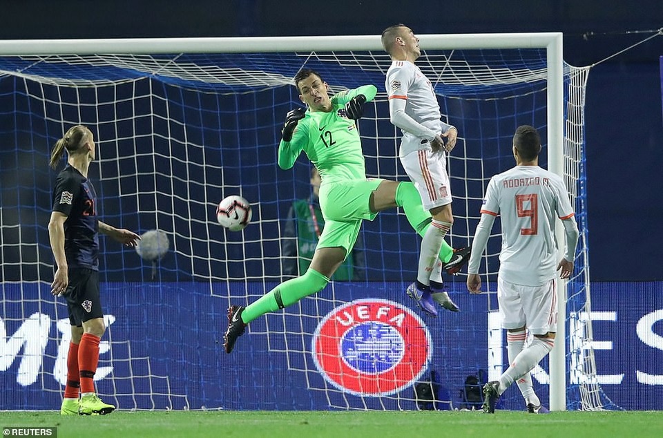 Croatia 3-2 Tây Ban Nha: Chiến thắng nghẹt thở - 15
Trận đấu đã diễn ra đầy hấp dẫn và quyết liệt