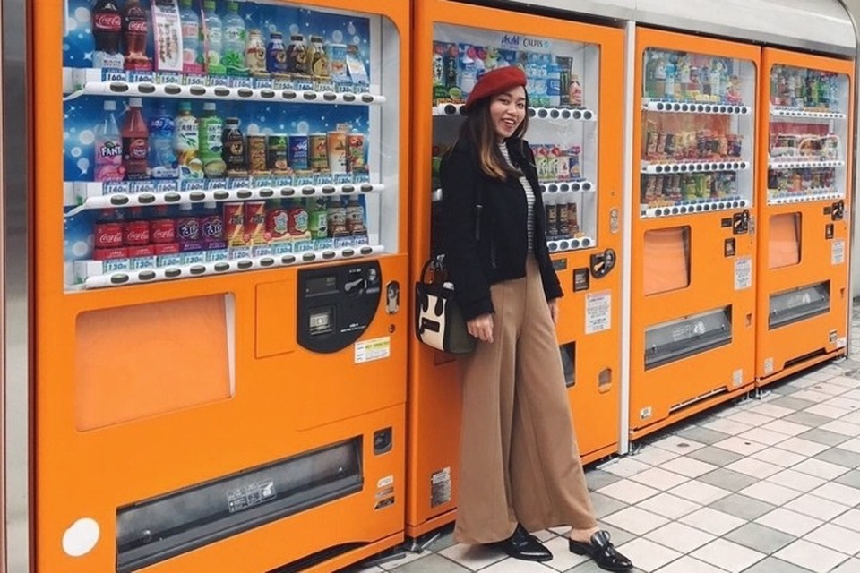 Loạt ảnh cho thấy sự chu đáo và tỉ mẩn ấn tượng của người Nhật Bản - 12 Nhật Bản là đất nước của các máy bán hàng tự động. Bán gần như mọi thứ, từ đồ uống đến trứng, rau, khẩu trang y tế hay như những chiếc ô nói trên.