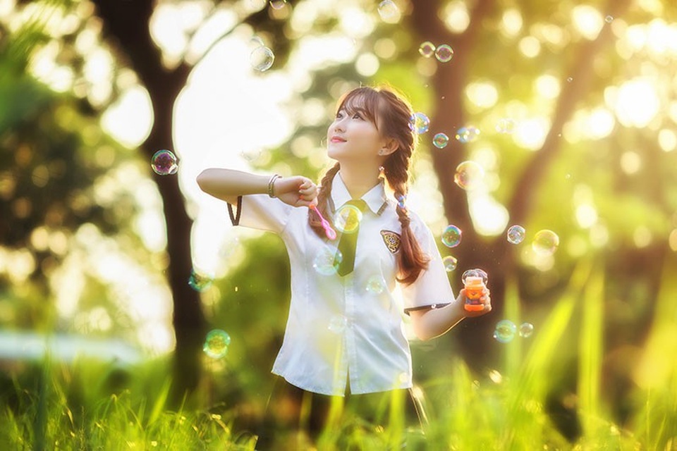 Nữ sinh Sài Gòn tên Mỹ Nhân, sở hữu nét đẹp trong sáng - 4 Cô gái xinh đẹp này có mơ ước trở thành diễn viên chuyên nghiệp. Nhân bén duyên với nghiệp diễn cách đây 2 năm về trước khi một người bạn “rủ rê” đi thử vai. Sau lần đó Mỹ Nhân nhận ra đam mê của mình, quyết tâm theo đuổi đến cùng đã giúp cô mạnh mẽ, kiên trì gắn bó dù chính bản thân biết sẽ có rất nhiều thử thách, chông gai.