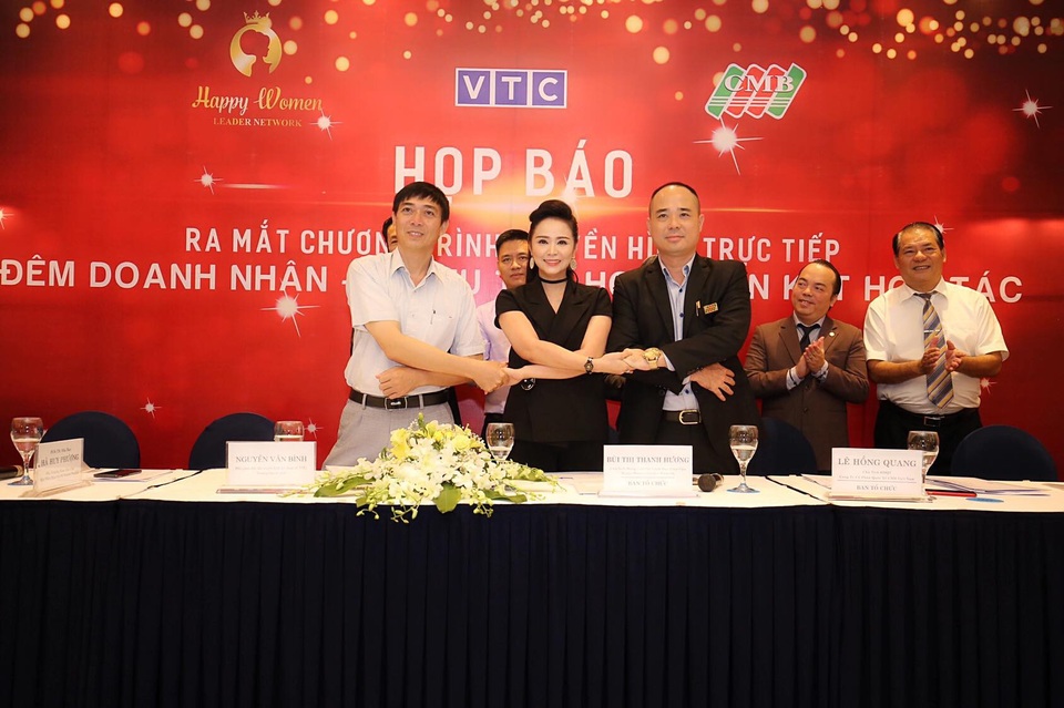 Mạng lưới nữ lãnh đạo Happy Women Leader Network tổ chức họp báo cùng CMB và Đài VTC - 2 Mạng lưới nữ lãnh đạo Happy Women Leader Network tổ chức họp báo cùng CMB và Đài VTC - 2