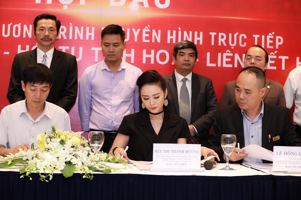 Mạng lưới nữ lãnh đạo Happy Women Leader Network tổ chức họp báo cùng CMB và Đài VTC - 4 Mạng lưới nữ lãnh đạo Happy Women Leader Network tổ chức họp báo cùng CMB và Đài VTC - 4