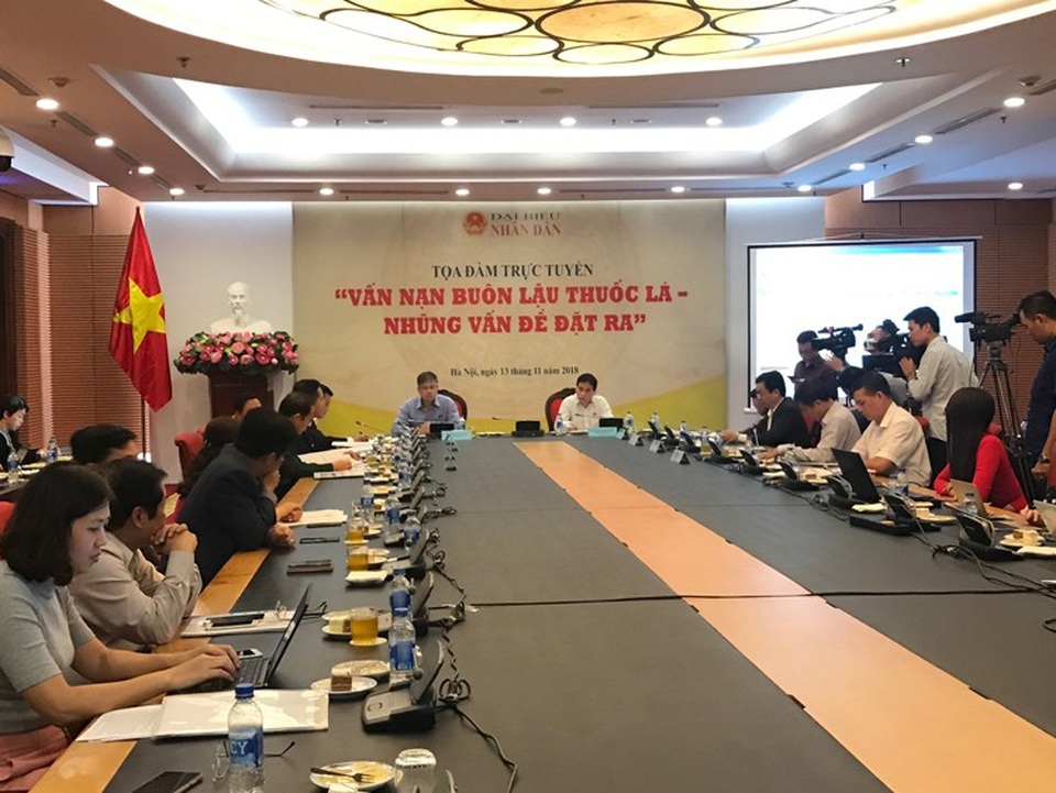 
Tọa đàm trực tuyến Vấn nạn buôn lậu thuốc lá-những vấn đề đặt ra (ảnh: Báo ĐCSVN)
