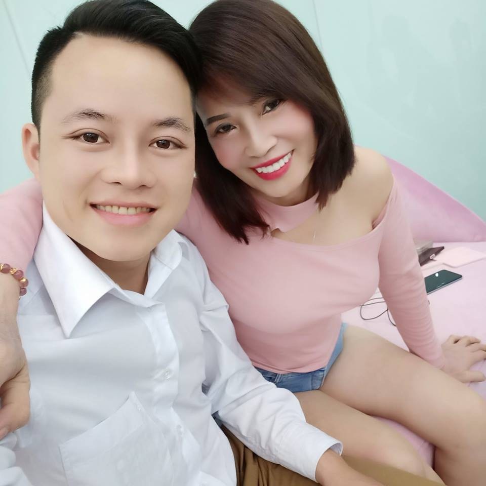 Những chuyện tình “bác, cháu” gây “sốt” dư luận, giờ ra sao? - 8 Ngoại hình trẻ trung của cô dâu 61 tuổi