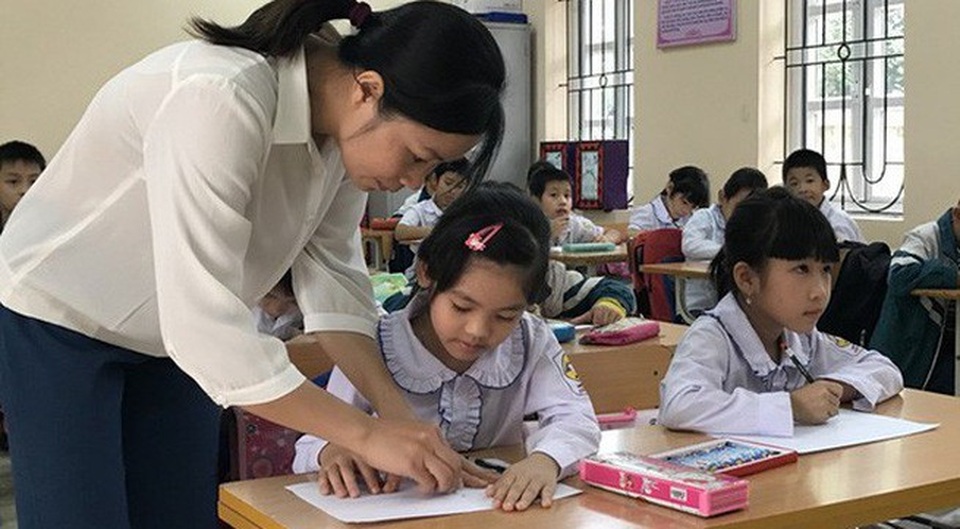 Bộ trưởng Phùng Xuân Nhạ: Không yêu cầu tỉ lệ học sinh lên lớp để “áp” thi đua cho giáo viên - 2 Rất nhiều quy định cần rà soát lại, những gì không phù hợp, gây áp lực cho giáo viên sẽ cắt bỏ.