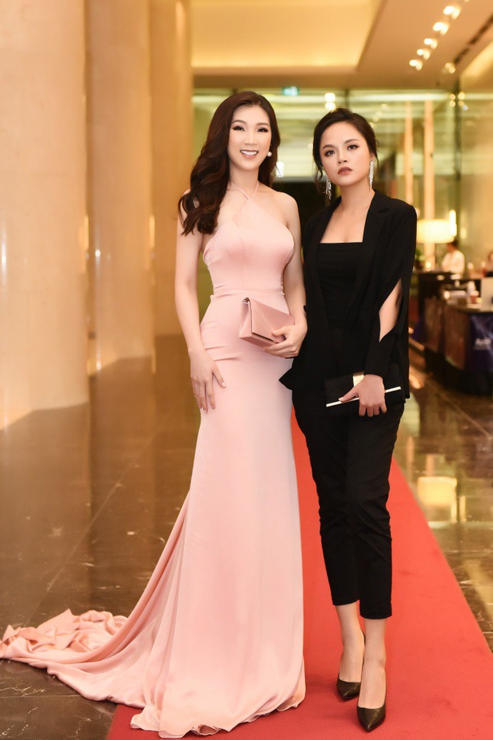Hoa hậu Phí Thuỳ Linh và My “sói” tiết lộ tình bạn thân 9 năm - 1 Hoa hậu Phí Thuỳ Linh và bạn thân My sói.