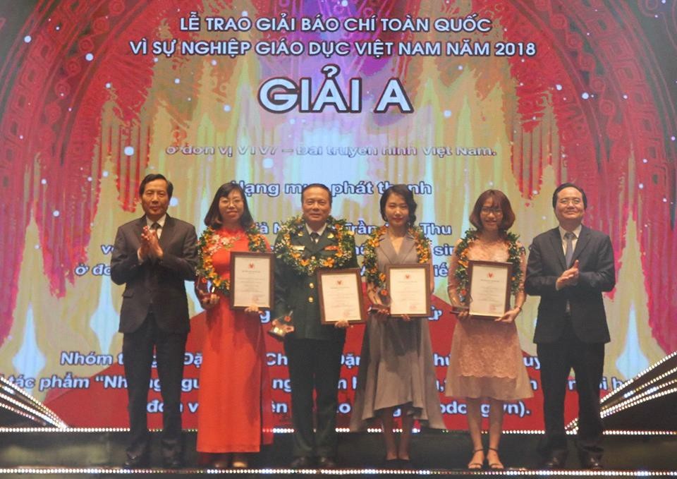 43 tác phẩm xuất sắc giành giải báo chí về giáo dục - 1 Các tác giả nhận giải A.