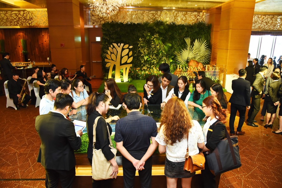 Banyan Tree Residences Lăng Cô chính thức được giới thiệu đến thị trường bất động sản nghỉ dưỡng cao cấp - 1
Sự kiện giới thiệu khu biệt thự biển Banyan Tree Residences vào sáng ngày 18/11/2018 tại Tp. Hồ Chí Minh