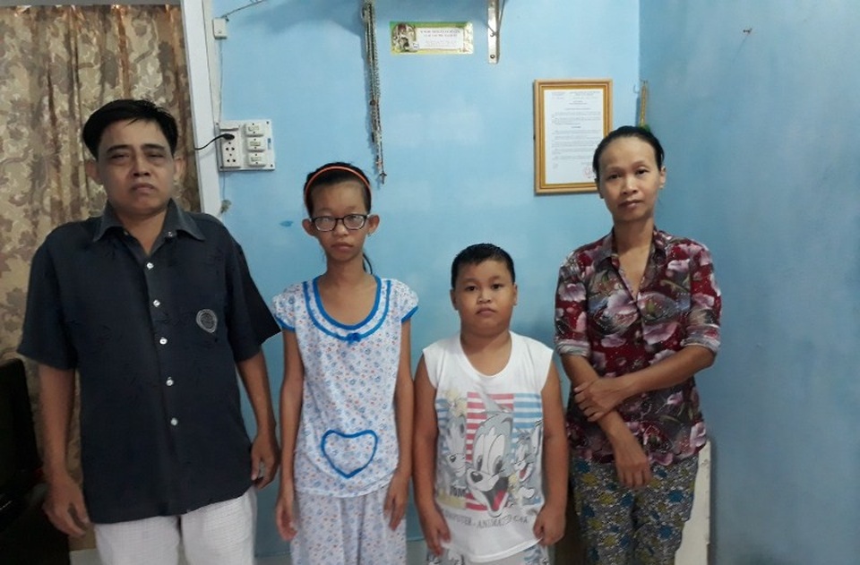 Đáng thương ba cha con nghèo mắc trọng bệnh không tiền chữa trị - 1 Gia đình anh Hậu 4 người thì có tới 3 người bị bệnh không tiền chữa trị
