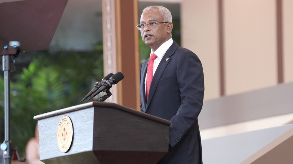Vừa nhậm chức, Tổng thống Maldives “đau đầu” với khoản nợ khổng lồ của Trung Quốc - 1
Tân Tổng thống Maldives Ibrahim Mohamed Solih (Ảnh: Al Jazeera)