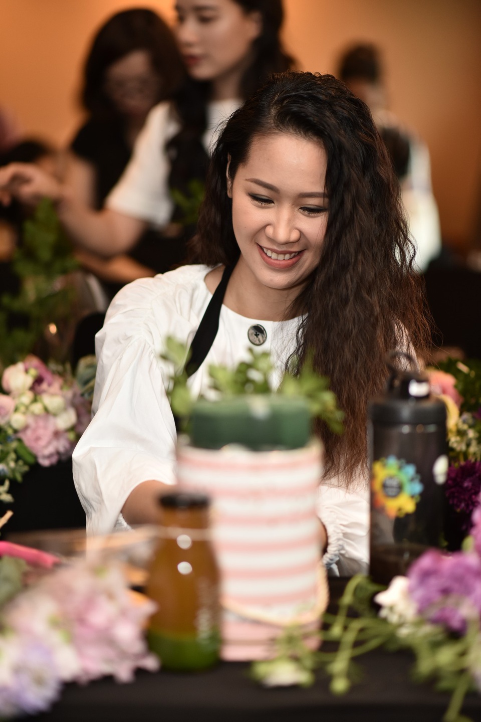 
Hoa hậu Dương Thùy Linh khen các loại hoa Nhật Bản trong triển lãm đẹp xuất sắc
