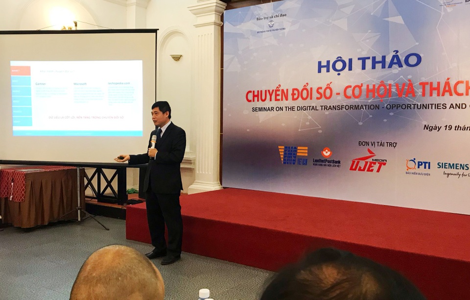 Cơ quan nhà nước và doanh nghiệp phải làm gì trong công cuộc chuyển đổi số? - 3 ông Nguyễn Thành Phúc, Cục trưởng Cục Tin học hóa - Bộ TT&TT nhấn mạnh cụ thể những điều cần làm trước mắt đối với cơ quan nhà nước và doanh nghiệp để hướng tới chuyển đổi số.