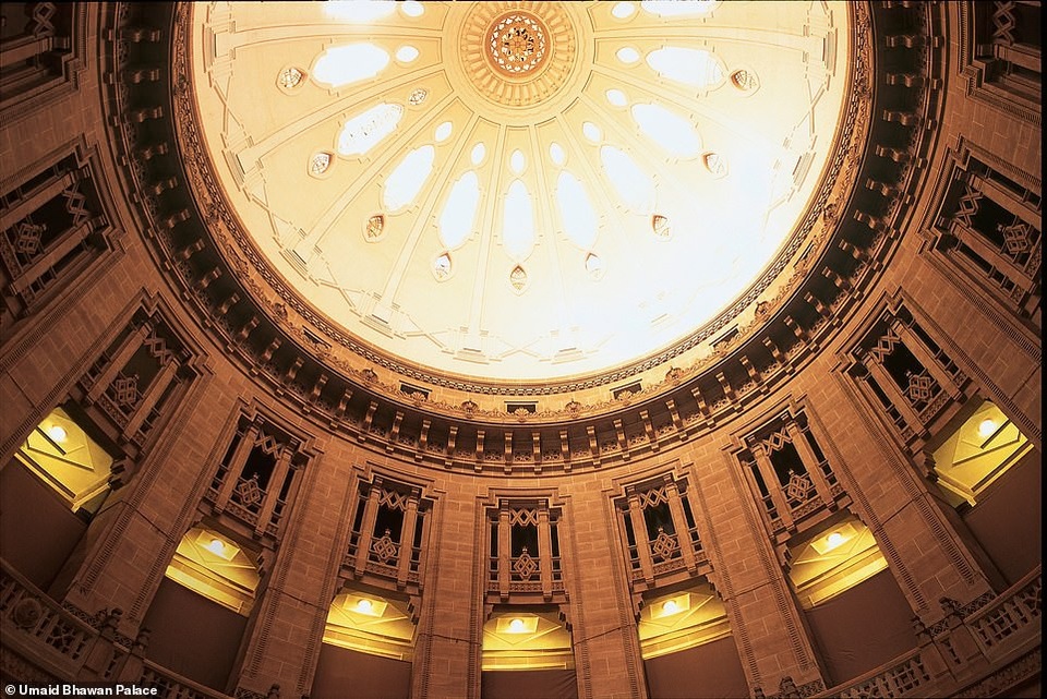 
Khách sạn sang trọng tại Ấn Độ, nơi sắp diễn ra lễ cưới giữa Hoa hậu Thế giới 2000 - Priyanka Chopra và nam ca sĩ người Mỹ Nick Jonas
