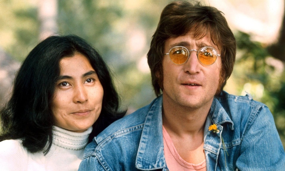 Kẻ sát hại John Lennon “không hề muốn” nam danh ca phải chịu đau đớn - 2
Nam danh ca John Lennon và vợ - bà Yoko Ono
