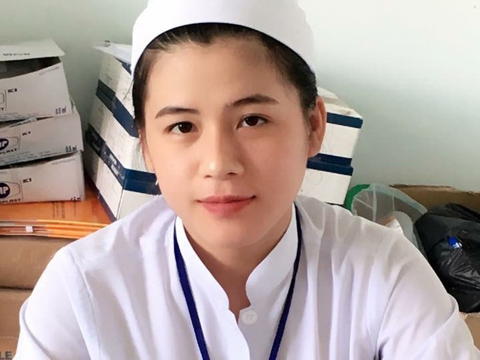 Y sĩ Đường Cẩm Tiên lúc còn làm việc ở trạm y tế xã. Ảnh: C.HẠO