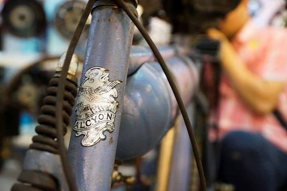 
Chiếc xe đạp của Pháp nhãn hiệu Alcyon sản xuất năm 1910 được coi là hàng hiếm tại Việt Nam.
