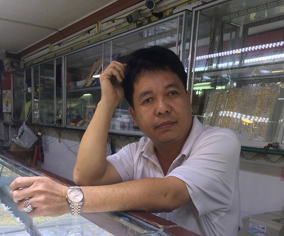 Tiệm vàng Thảo Lực chính thức được nhận lại 20 viên kim cương và 70 triệu đồng tiền phạt - 1 Ông Lê Hồng Lực chính thức nhận lại 20 viên kim cương và 70 triệu tiền phạt