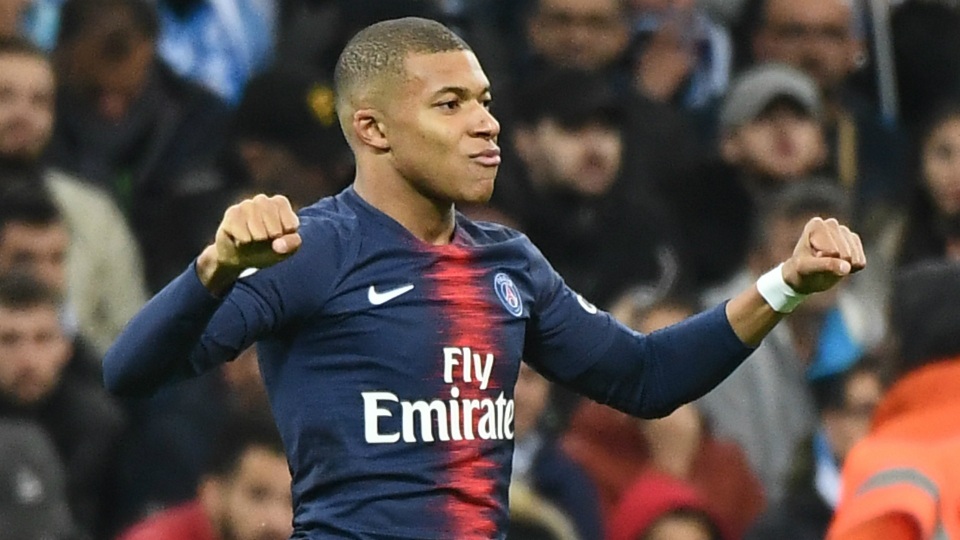 Mbappe đứng trước cơ hội lập kỷ lục ở giải “Cậu bé vàng” - 1 
Mbappe đứng trước cơ hội giành 2 giải Cậu bé vàng liên tiếp