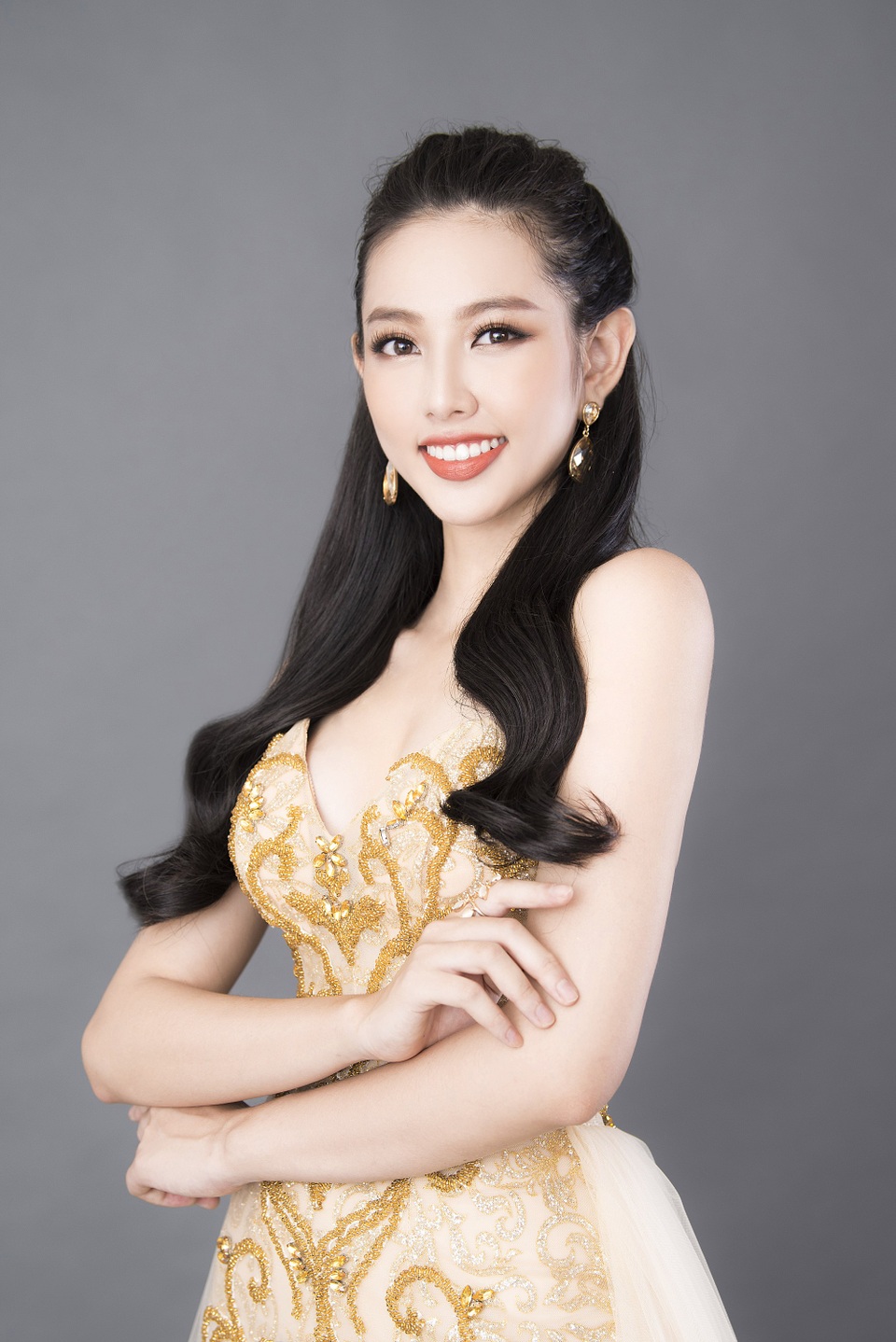 Người đẹp Thùy Tiên khoe sắc vóc “chuẩn từng centimet” - 3 Người đẹp Thùy Tiên khoe sắc vóc “chuẩn từng centimet” - 3