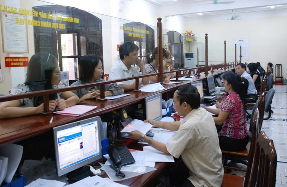 Doanh nghiệp mất 1 tháng 10 ngày để nộp thuế và bảo hiểm - 1 Doanh nghiệp Việt vẫn phải tốn thời gian để chuẩn bị giấy tờ nộp thuế theo yêu cầu của cơ quan thuế