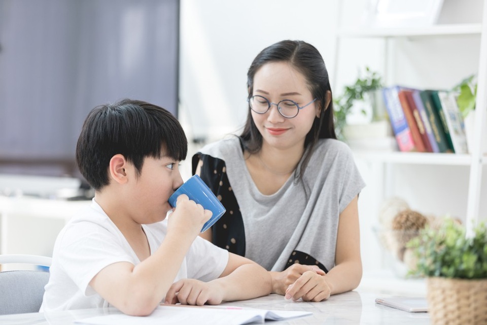 Mẹ Việt rỉ tai nhau thức uống “Hiểu lòng mẹ - Chiều lòng bé” - 1 Nguồn dinh dưỡng tốt nhất cho con luôn là điều mà mẹ ưu tiên hàng đầu và đặc biệt là trong những năm đầu đời