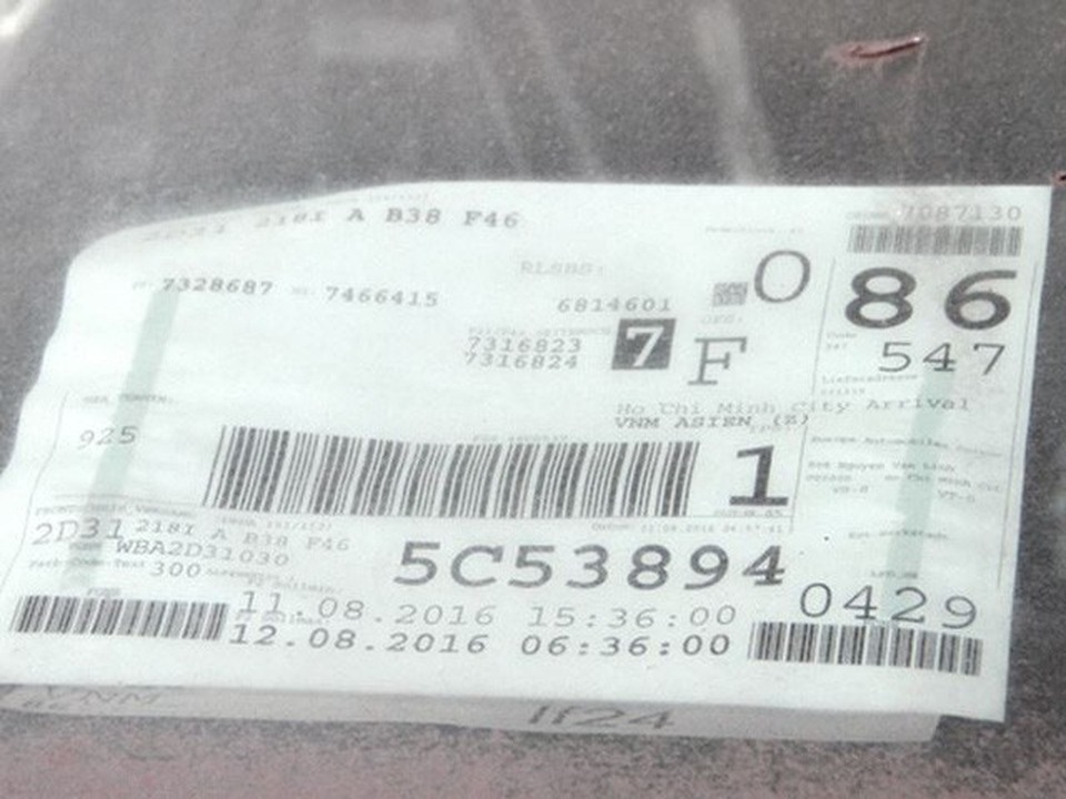 133 xe BMW buôn lậu của Euro Auto bây giờ ra sao? - 6
Trong xe vẫn còn thông tin cơ bản về nguồn gốc xe, nhà phân phối trên tờ khai sơ lược E-Manifest