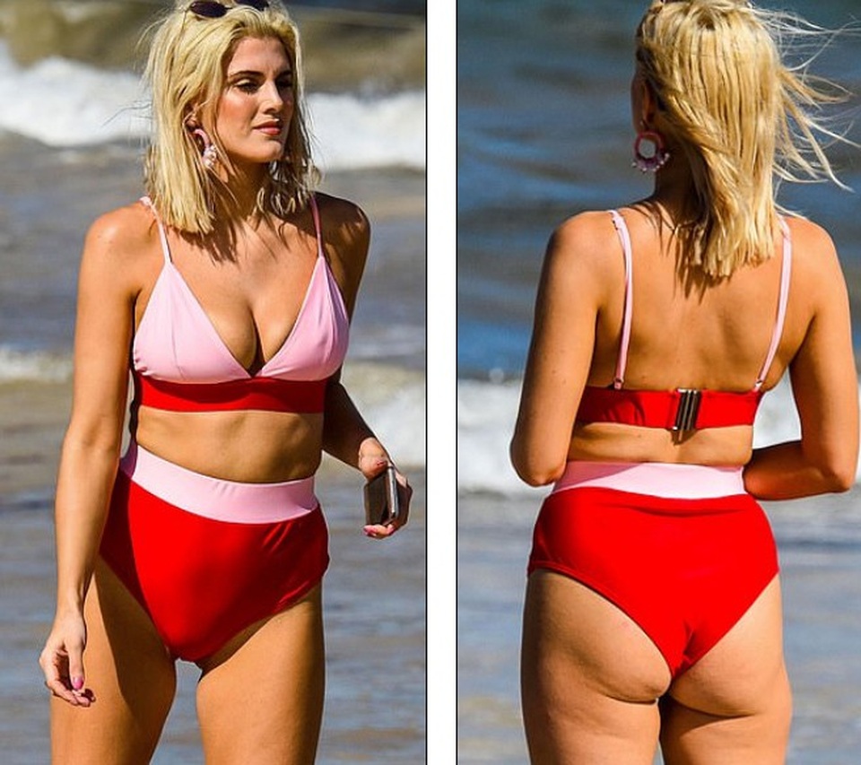 
Người đẹp Ashley James sải bước quyến rũ trên bãi biển ở Tây Ban Nha ngày 19/11 vừa qua
