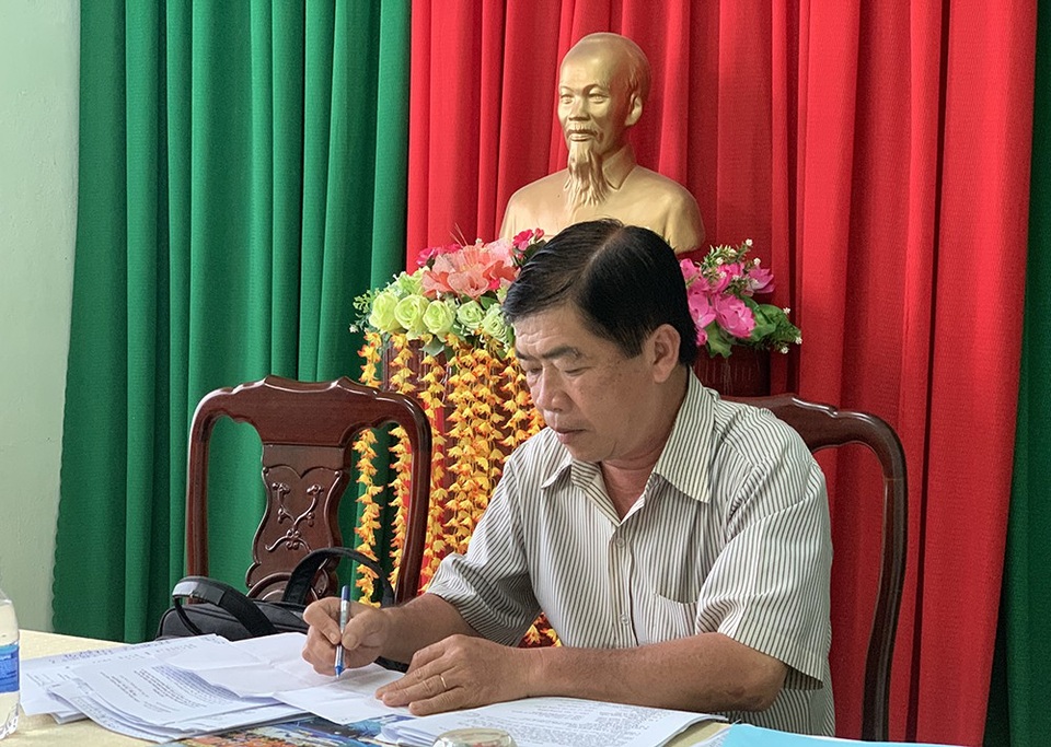 Nhà trái phép của vợ chồng Bí thư - Chủ tịch xã "biến hóa lạ kỳ" - 4 Ông Đỗ Sĩ Nhường - Phó chủ tịch UBND huyện Vĩnh Thạnh tại buổi tiếp xúc với PV Dân trí