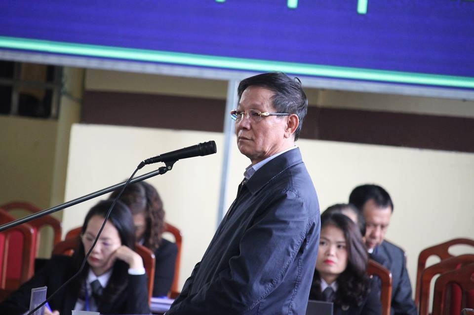 Cựu tướng Nguyễn Thanh Hóa nói C50 không chịu trách nhiệm về công ty bình phong - 2
Bị cáo Phan Văn Vĩnh