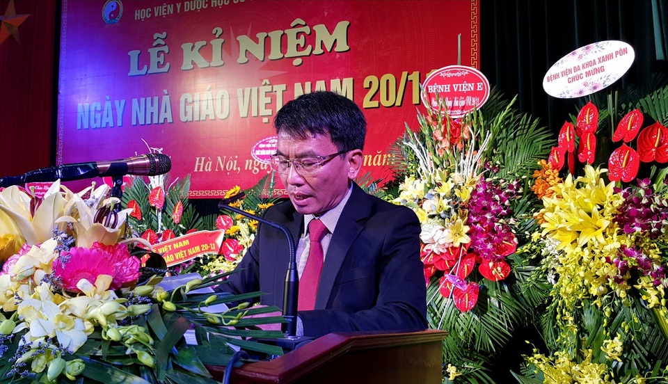 Học viện Y Dược học Cổ truyền tri ân các thầy, cô giáo - 1 PGS.TS Phạm Quốc Bình, Phó Giám đốc Học viện YDHCT VN phát biểu.