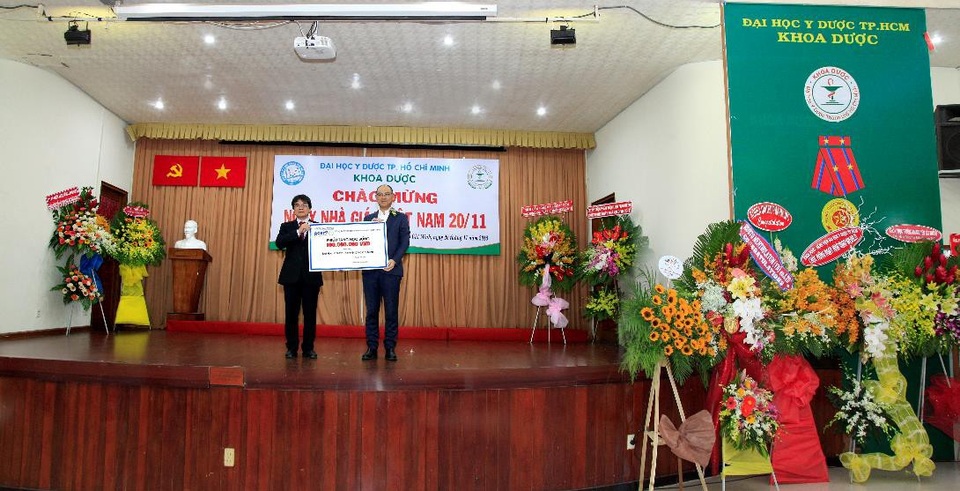Rohto-Mentholatum (Việt Nam) trao học bổng và chăm sóc mắt cộng đồng 2018 - 1 Rohto-Mentholatum (Việt Nam) trao học bổng và chăm sóc mắt cộng đồng 2018 - 1