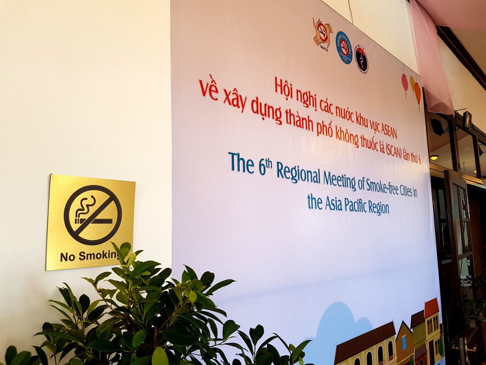 Biển cấm hút thuốc lá trong khách sạn ở Hội An