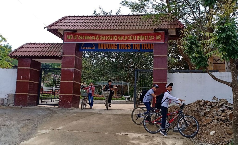 Hiệu trưởng ăn chặn hàng trăm triệu đồng tiền hỗ trợ giáo viên? - 1 Thanh tra huyện Lang Chánh đã chỉ rõ việc ông Thọ giải trình sử dụng tiền hỗ trợ giáo viên vào việc sửa chữa, mua sắm cơ sở vật chất cho nhà trường nhưng phần chi trên đã được huyện hỗ trợ kinh phí đảm bảo theo đề án.