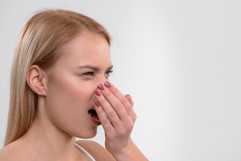 5 dấu hiệu cảnh báo suy thận nhưng nhiều người hay bỏ qua! - 3 Hơi thở có mùi cảnh báo nguy cơ suy thận