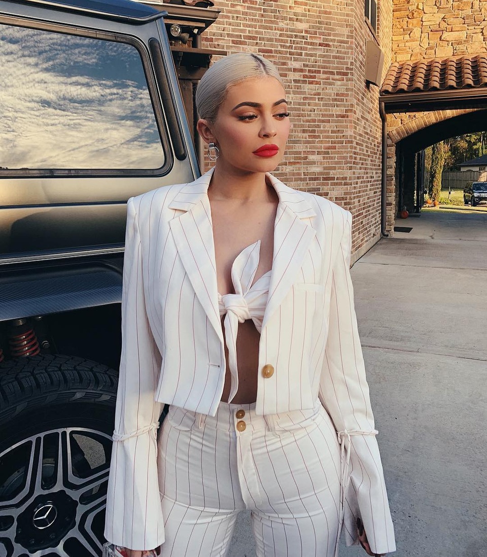 Kylie Jenner là ngôi sao có gu thời trang gây ảnh hưởng nhất - 17 Kylie Jenner là ngôi sao có gu thời trang gây ảnh hưởng nhất - 17