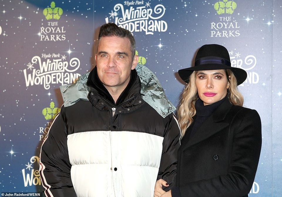 Tamara Ecclestone mặc áo đôi cùng con gái cưng - 5
Cùng dự sự kiện còn có ca sỹ Robbie Williams và vợ Ayda Field