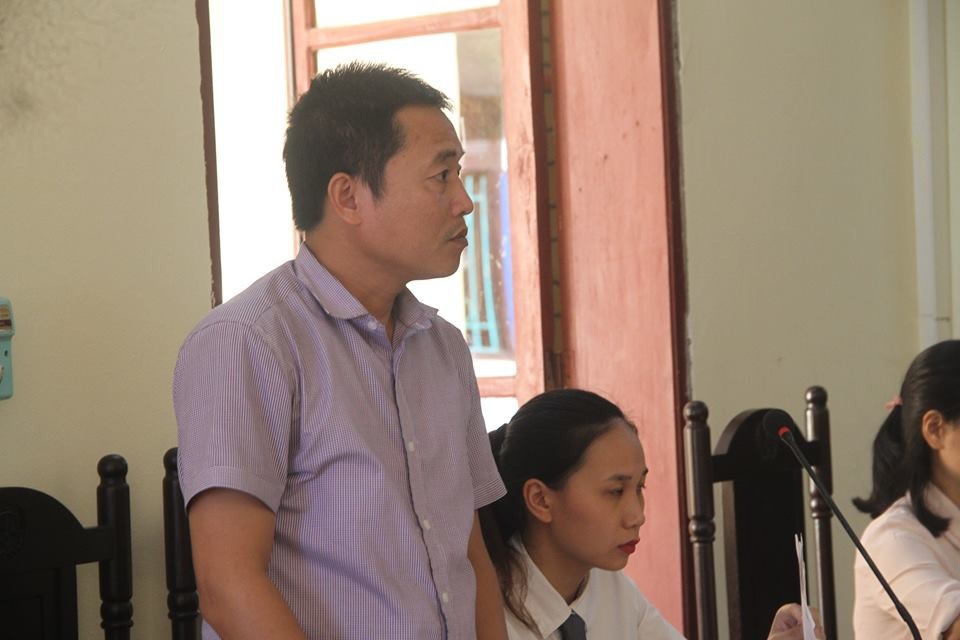 Lập hồ sơ ảo, doanh nghiệp khởi kiện lão nông ra tòa - 2 Dù khởi kiện nhưng đại diện công ty cao su Hương Khê không đưa ra được hợp đồng gốc.